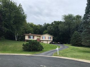 708 Willow Run Ct, Cottage Grove, WI 53527