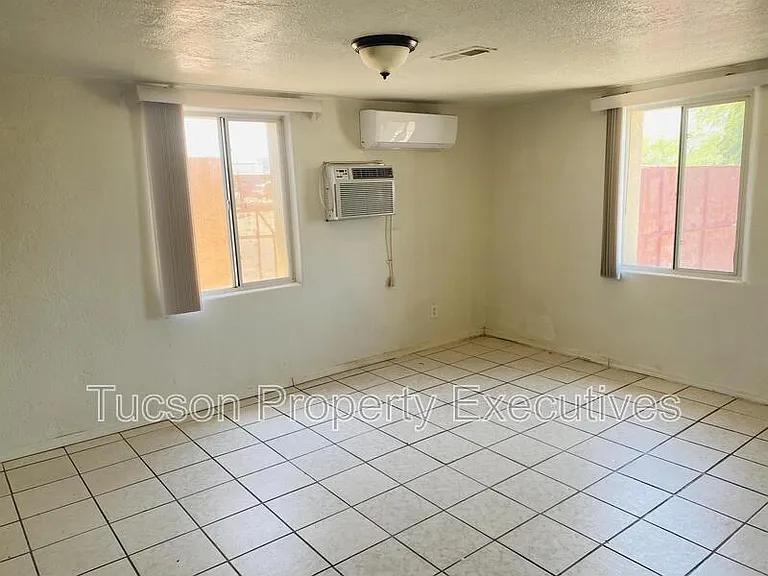 208 W Ventura St #1-A — Photo 7