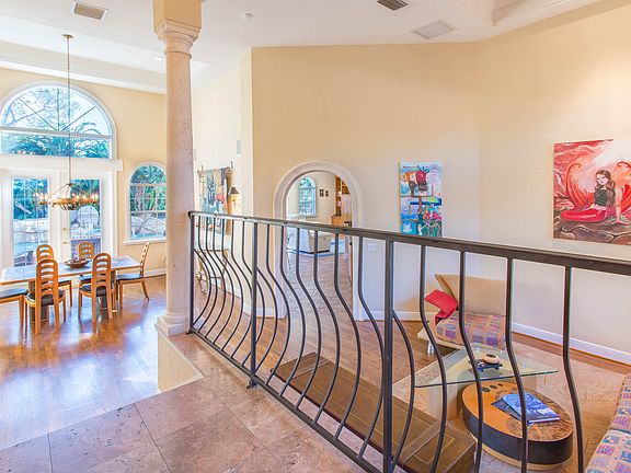4th image of 780 Bonita Dr