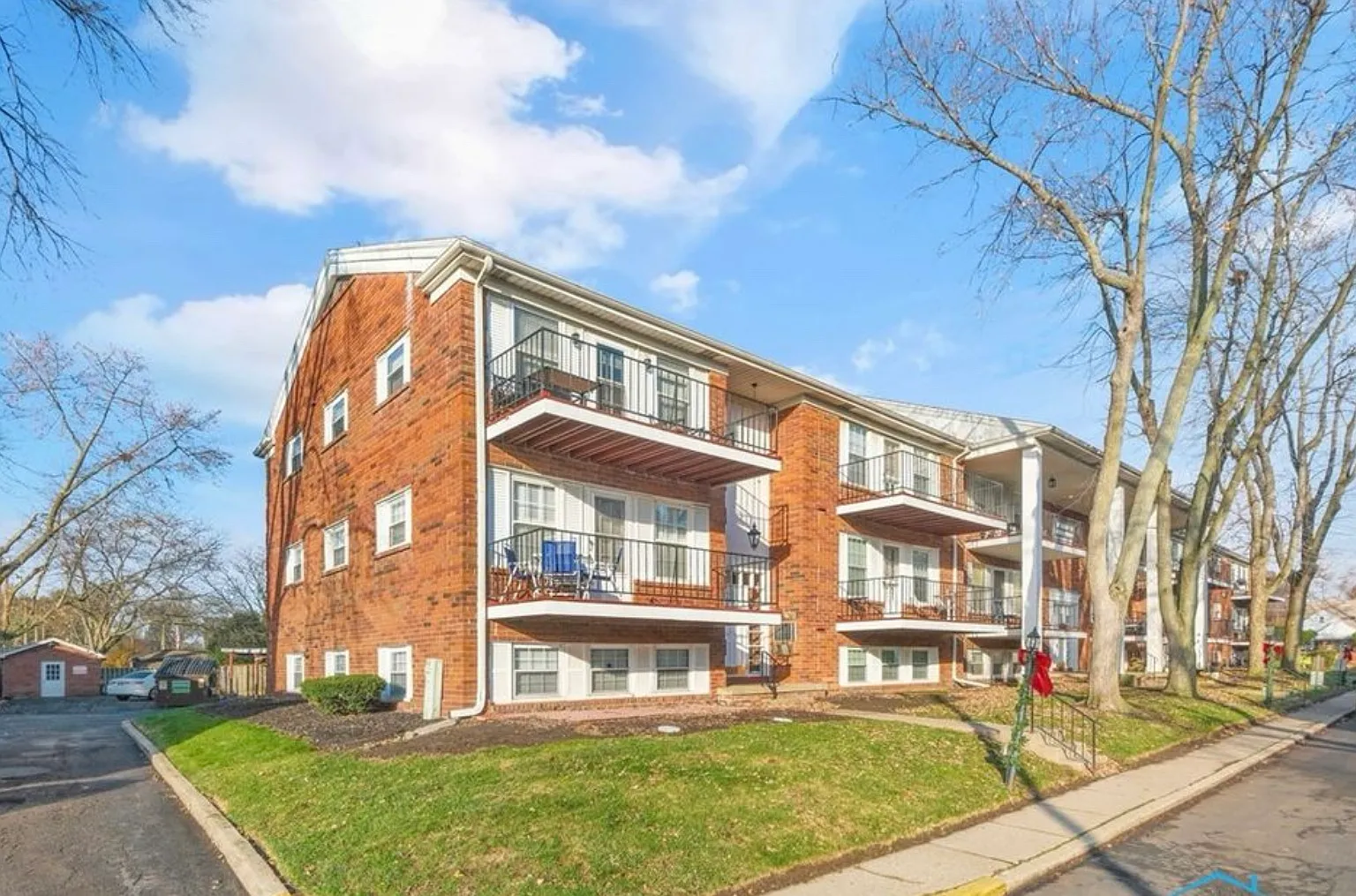 2 bed, 972 sqft, $1,000 — Photo 1