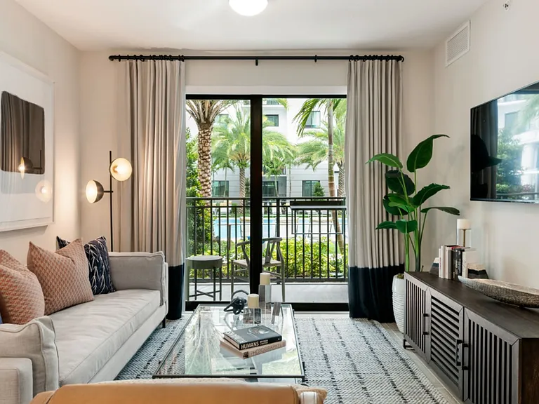 Uptown Boca Villas — Photo 42