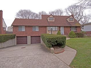 179 W 20th St, Deer Park, NY 11729