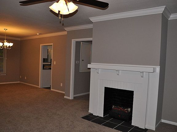 5th image of 212 Goddard Ave