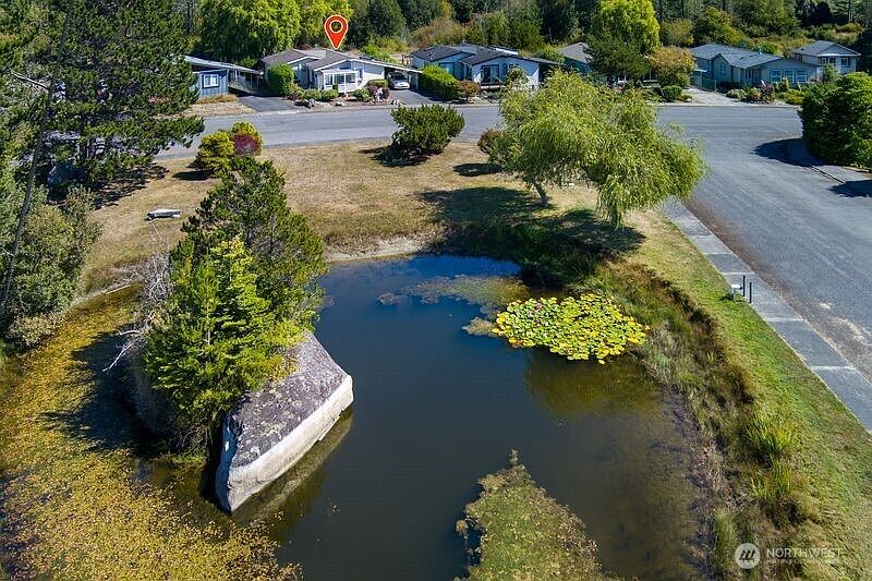 5th image of 1650 Douglas Road #24