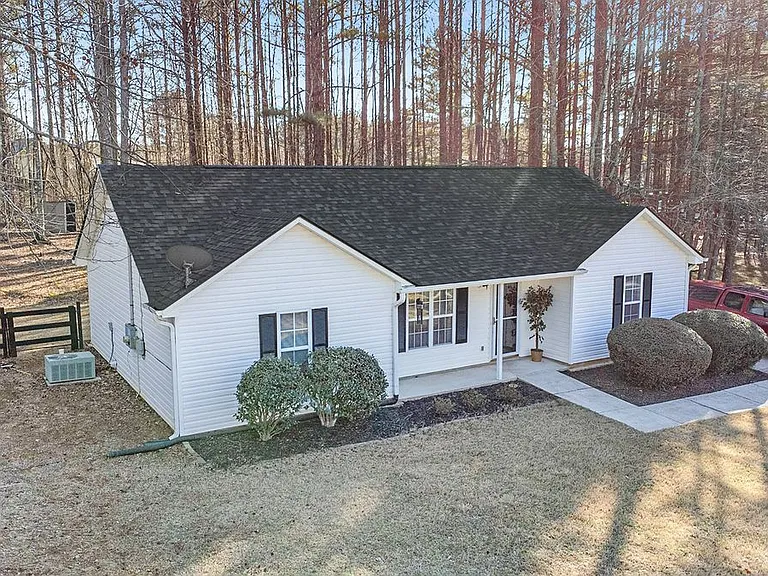 192 Conifer Ln — Photo 1