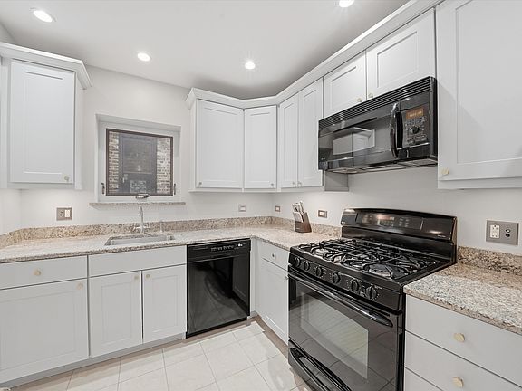 5th image of 4014 N Clarendon Ave #4S