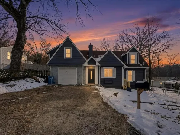 12007 E Alberta St, Independence, MO 64054