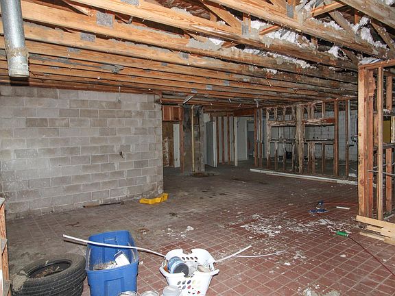 3rd image of 641 Forest Ave