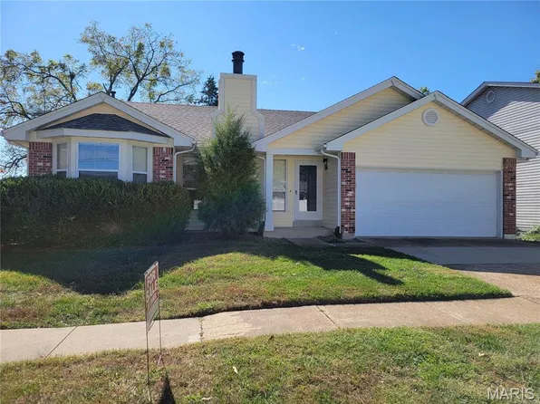 492 Tumulty Dr, Ballwin, MO 63021