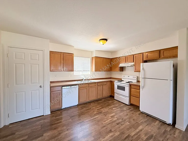 327 Olive St #C — Photo 13