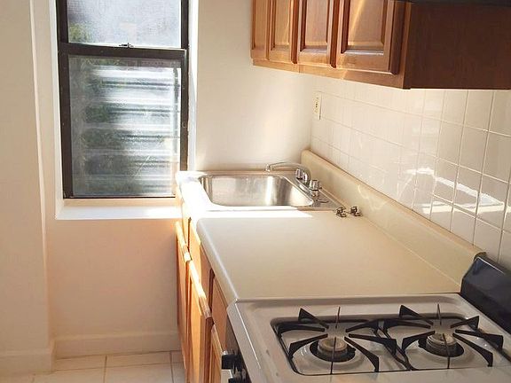 5th image of 4717 39th St #4B