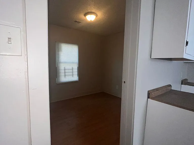 45 W Gage Ave — Photo 3