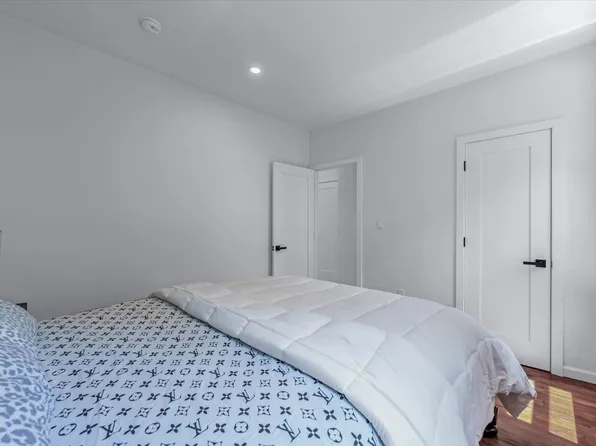 1324 Eastern Parkway image 32 of 37