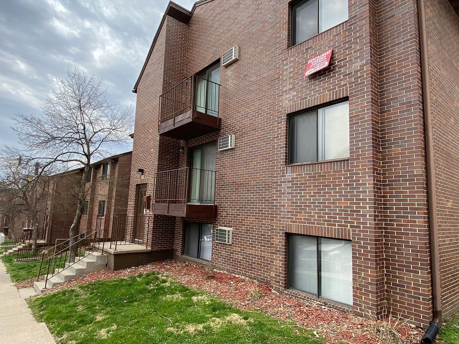 19 E Burlington St APT 101, Iowa City, IA 52240 Zillow