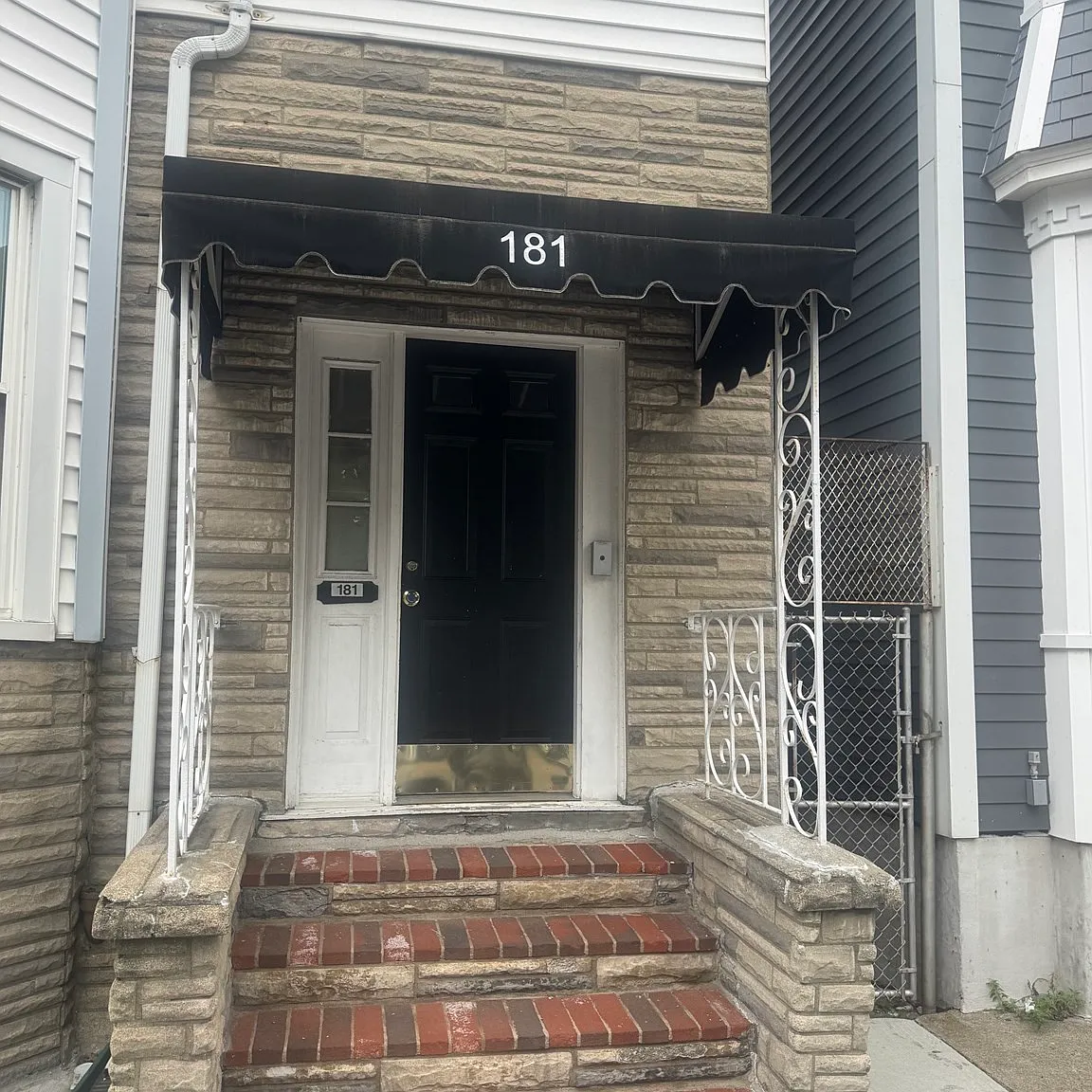 1 bed, 1.0 bath, 650 sqft, $1,250 — Photo 1