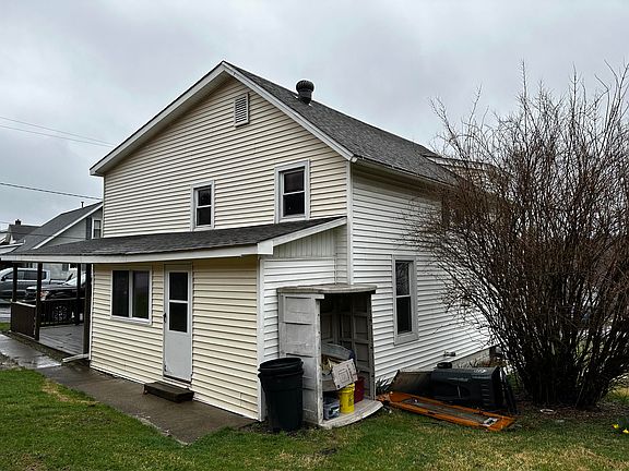 2nd image of 202 Hill St
