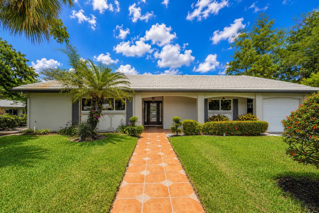 1019 E Cypress Drive, photo 3