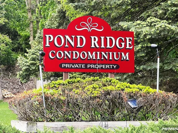 109 N Maple Ave, Park Ridge, NJ 07656