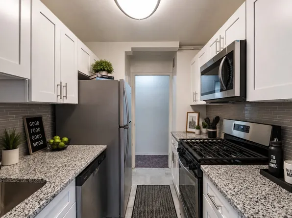 The Carlyle Apartment Homes