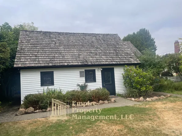 695 Walnut Ave, Eugene, OR 97404