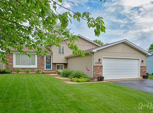 17574 W Winnebago Dr, Grayslake, IL 60030