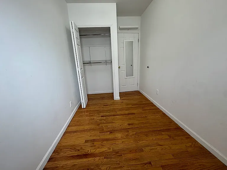 214 1st Ave #7 — Photo 5