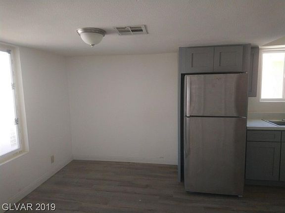 3rd image of 5303 Del Gado Dr APT D