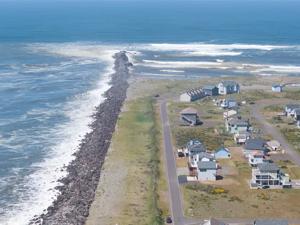1511 E Ocean Shores Boulevard SW, Ocean Shores, WA 98569