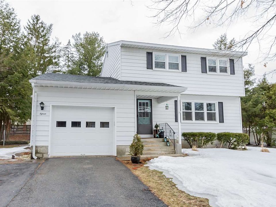 1st image of 15 Concord Dr