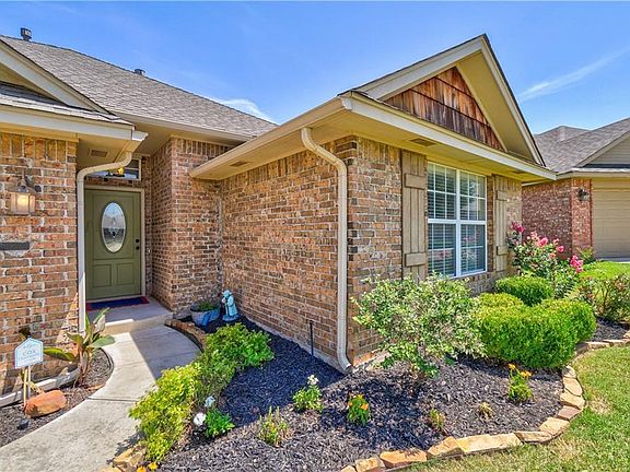 3rd image of 19217 Everwood Dr