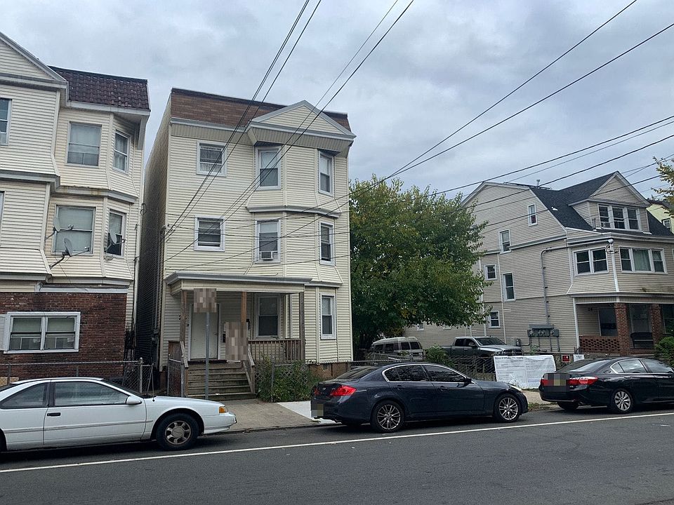 2nd image of 22 Seymour Ave
