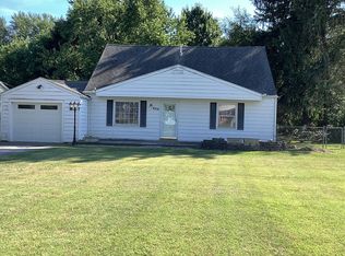 4416 White Acres Rd, Clarence, NY 14031