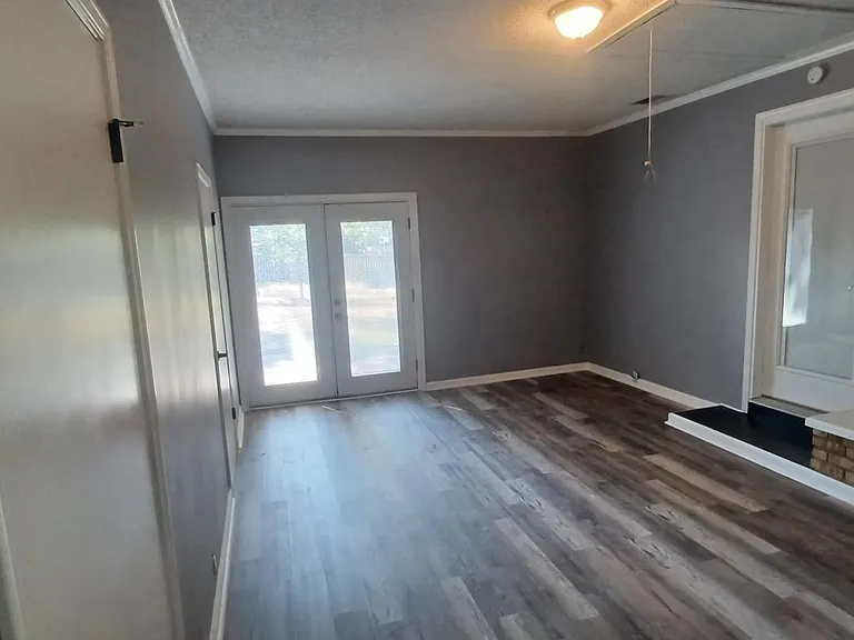 7619 Harmon Dr — Photo 2