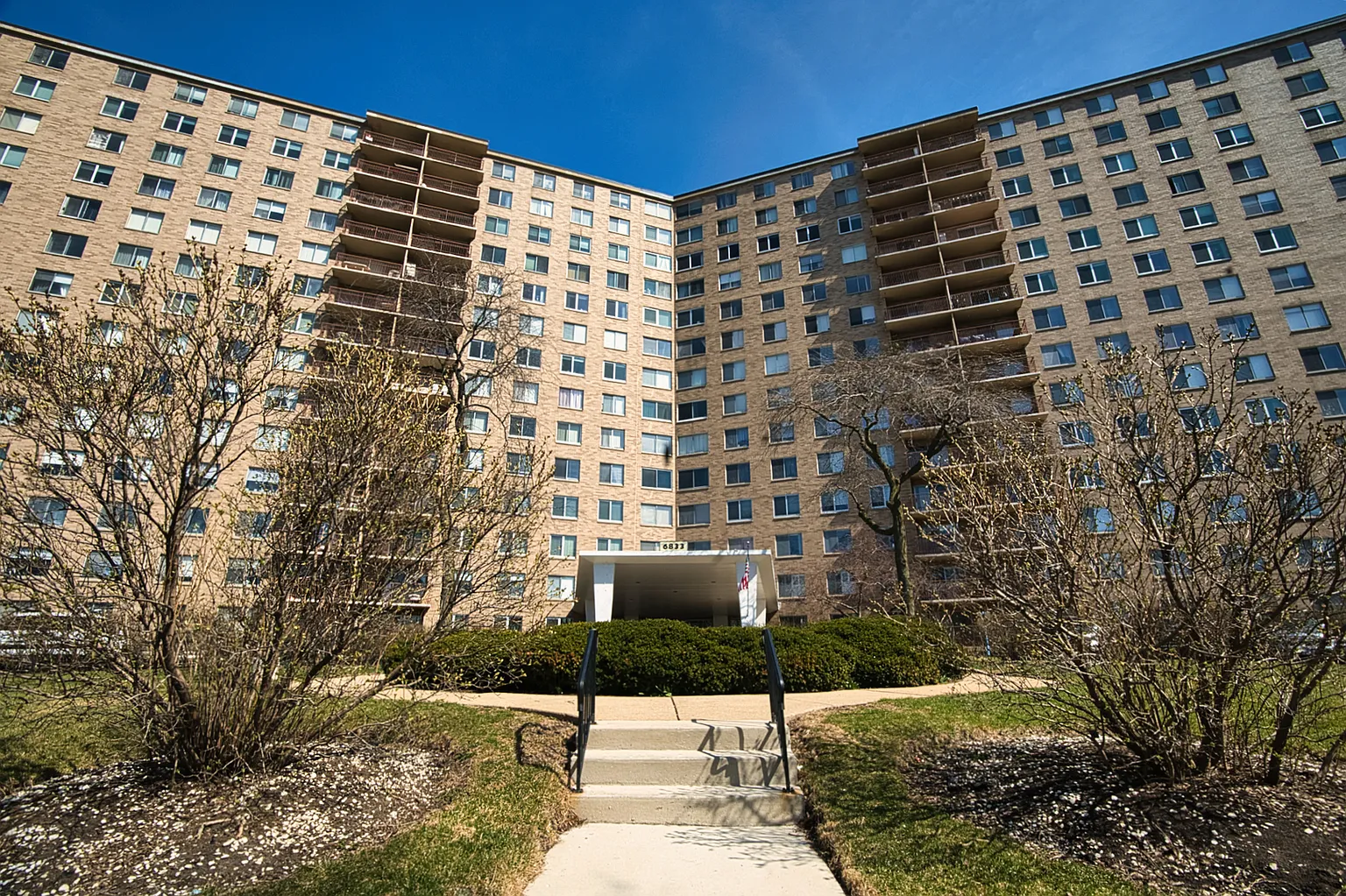 6833 N Kedzie Ave APT 410 photo 1