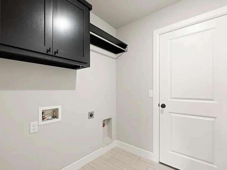 13933 Klinsman Rd — Photo 25