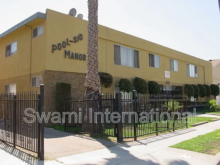 532 W Olive St #17 — Photo 11