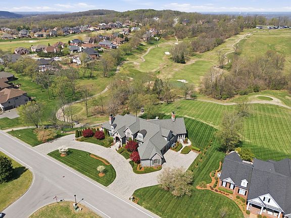 3rd image of 517 Ridgecrest Ln