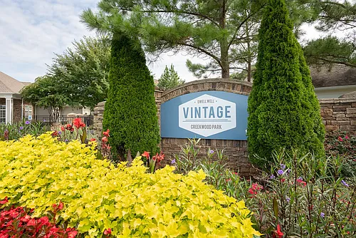 Vintage Creekwood Park Apartments Photo 1