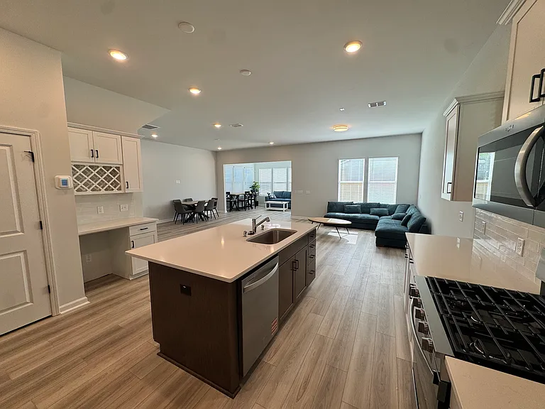 1740 Grovehurst Dr — Photo 13