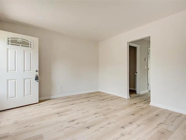 9923 W 52nd St — Photo 2