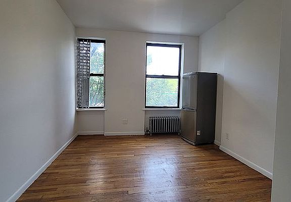 5th image of 2331 1st Ave #2F