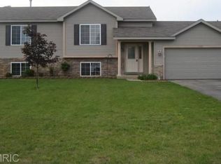 6432 Thornapple Valley Dr, Hastings, MI
