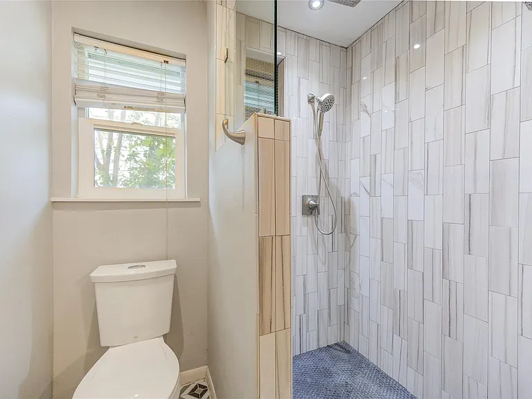 5019 Oak Forest Dr — Photo 19