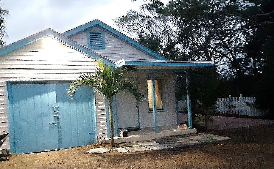 Front view of back 2/2 house