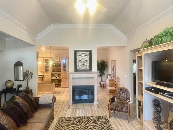 4th image of 6605 NW Creekside Ct