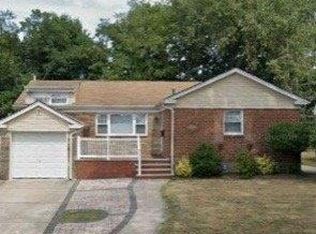 304 Arkansas Dr, Valley Stream, NY 11580