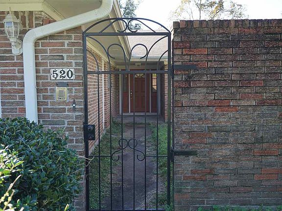 3rd image of 520 E Gill St