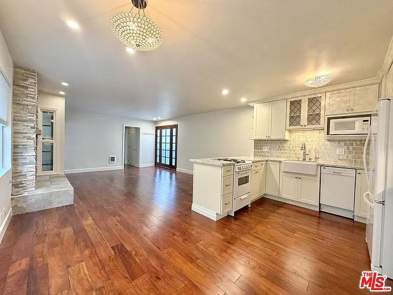 22626 Pacific Coast Hwy #2 — Photo 4