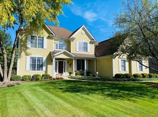 38 Brittany Dr, Cary, IL 60013