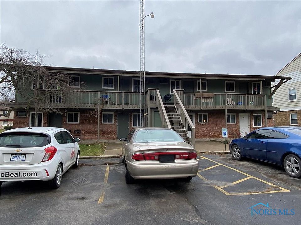 2nd image of 1422 Brooke Park Dr